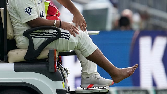 IND Vs ENG, 4th Test: Braveheart Rishabh Pant Bats Again In First Innings Despite Toe Injury
