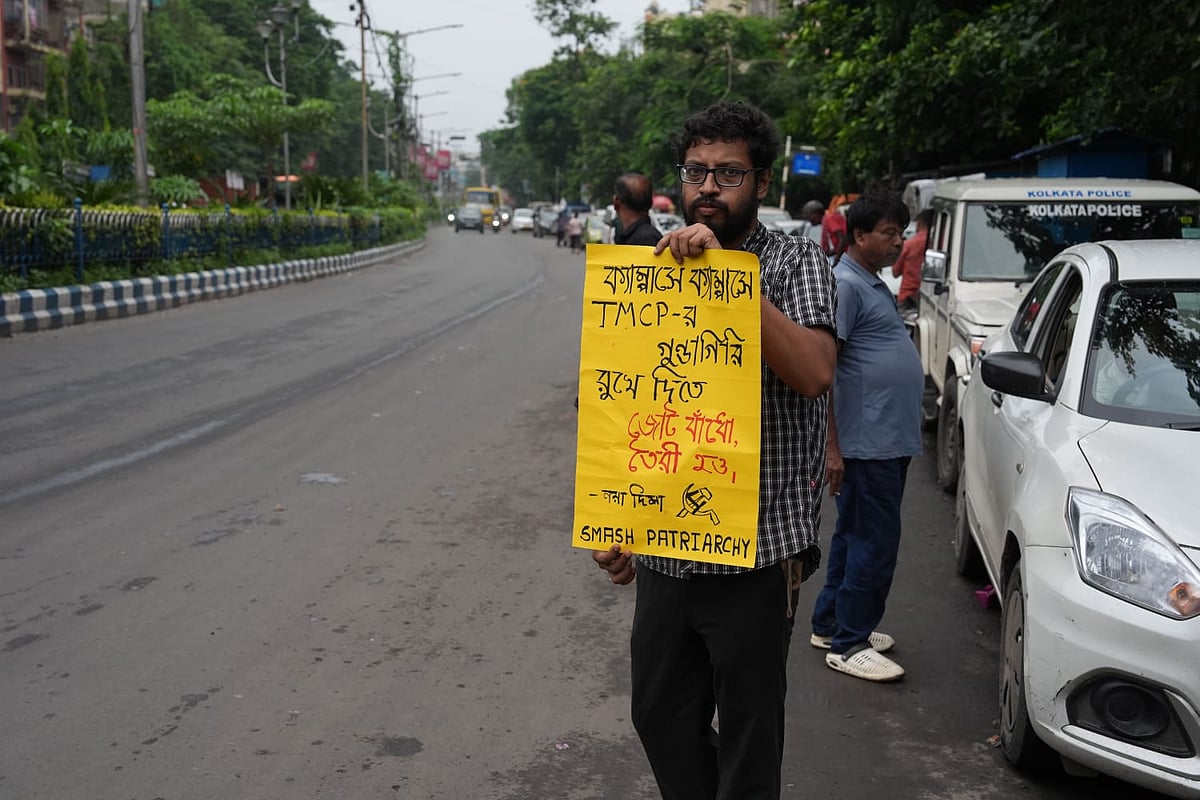 Sandipan Chatterjee/Outlook India : Lack of dissent and influence of ruling Trinamool Party in Kolkata colleges