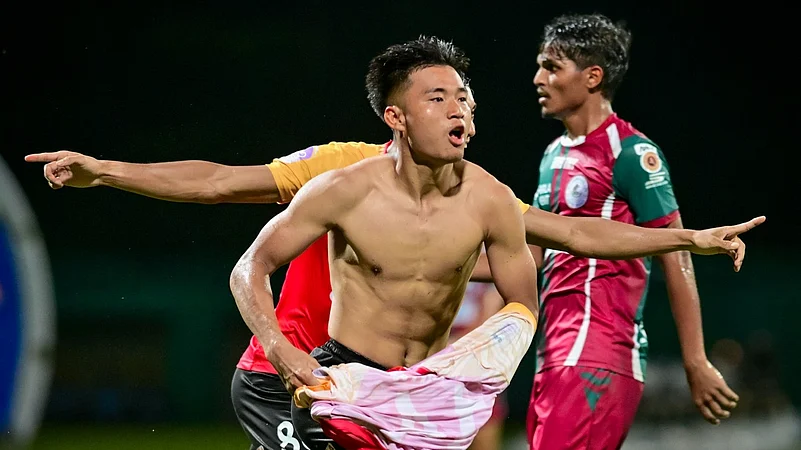 East Bengal vs Mohun Bagan, CFL 2025 David Lalhlansanga X