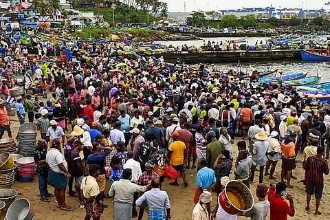 Crowd at Vizhinjam fishing harbour