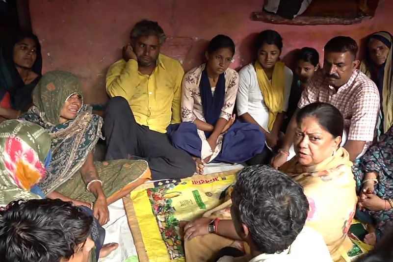 Rajasthan building collapse, Vasundhara Raje