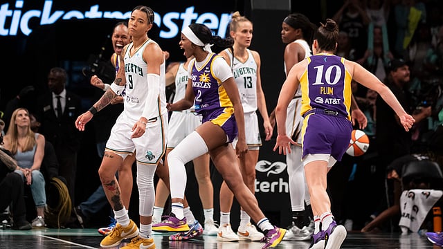 WNBA Wrap: Los Angeles Sparks Hit Buzzer-Beater To Extend Winning Streak