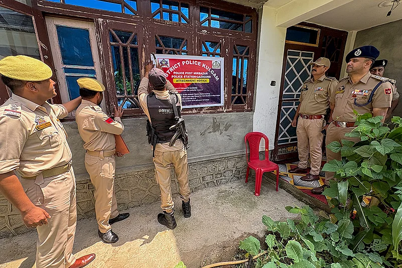 Police attach property of drug peddler in J&Ks Kulgam