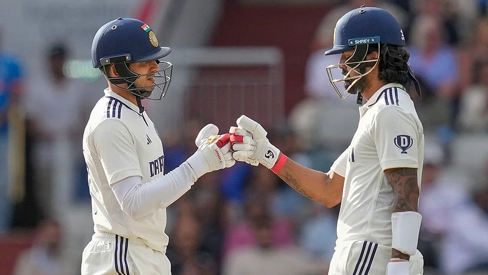 | Photo: PTI/R Senthilkumar : India vs England, 4th Test: Shubman Gill (left) and KL Rahul in action on day 4.