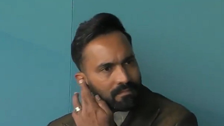 Screenshot: Sky Sports : Former India cricketer Dinesh Karthik.