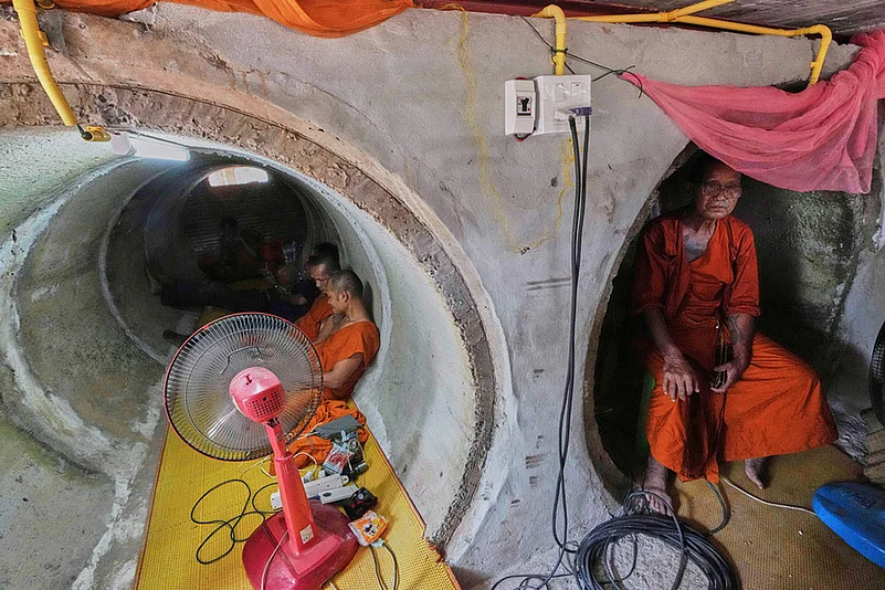 Thailand-Cambodia border conflict_monks in Surin province