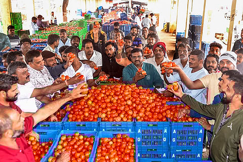 Hike in tomato prices in Karnataka