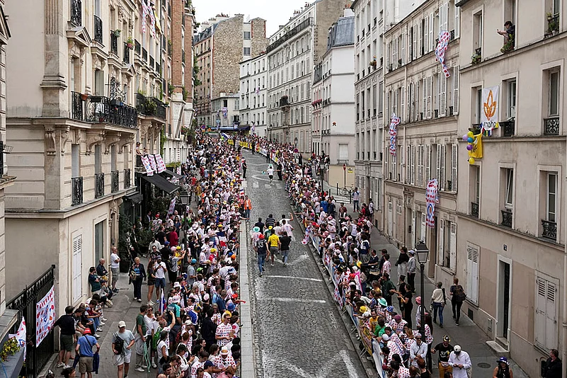 Tour De France 2025 cycling race Last stage photos: Cycling fans