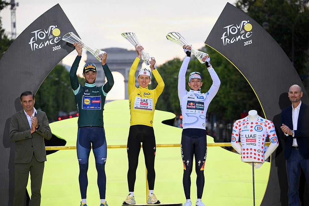 | Photo: Bernard Papon, Pool Photo via AP : Tour De France 2025: Stage 21