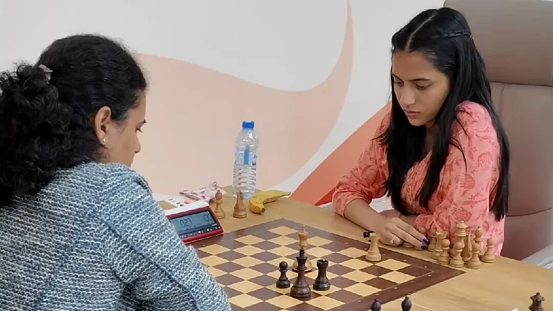 Divya Deshmukh vs Koneru Humpy FIDE Womens Chess World Cup final