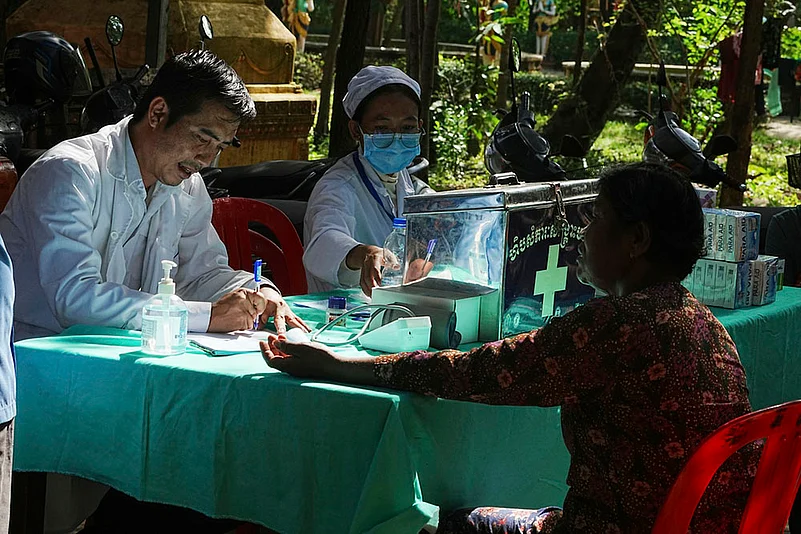 Thailand-Cambodia border conflict_medical camp in Srey Snam district