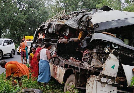 Six Kanwariyas Dead 24 Injured After Accident In Jharkhand