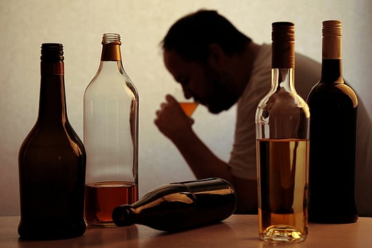 Oncologists Call For Mandatory Cancer Warnings On Booze Bottles Amid Alarming Consumption Trends In India