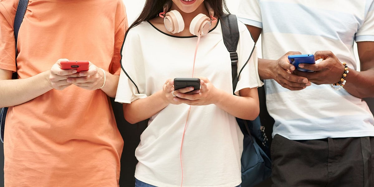 Unhealthy Trio: Fast Food, Screens, and Lack of Greens Pose Serious Health Risks For Teens