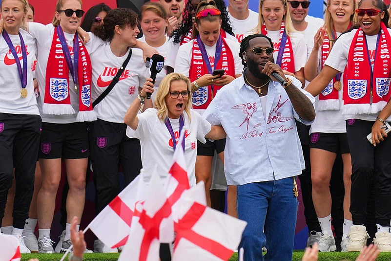 England Soccer Euro 2025 Victory Parade outside Buckingham Palace in London_Sarina Wiegman