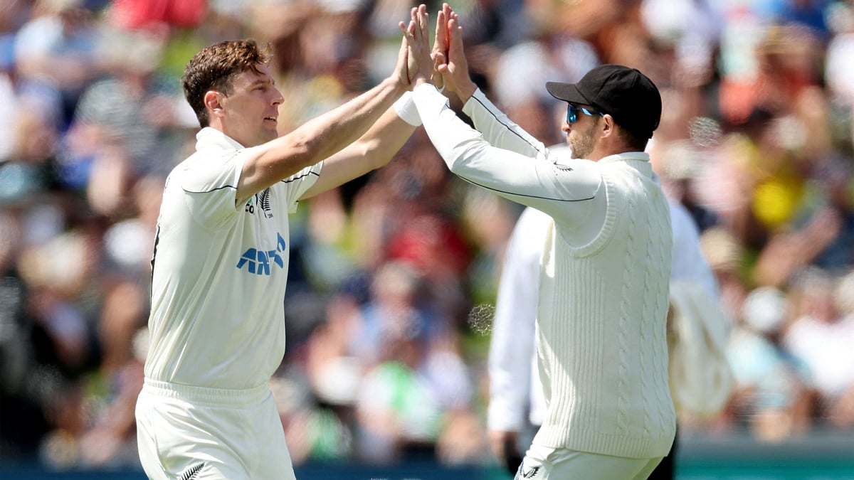 New Zealand close in on victory against Zimbabwe