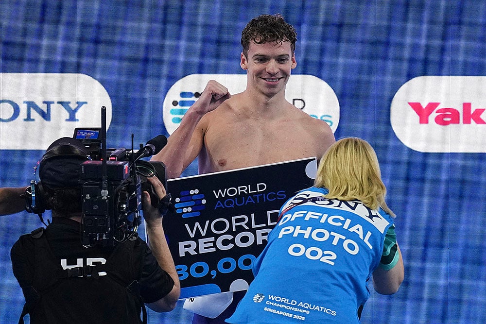 | Photo: AP/Ng Han Guan : World Aquatics Championships Men's 200-meter semifinals: Leon Marchand