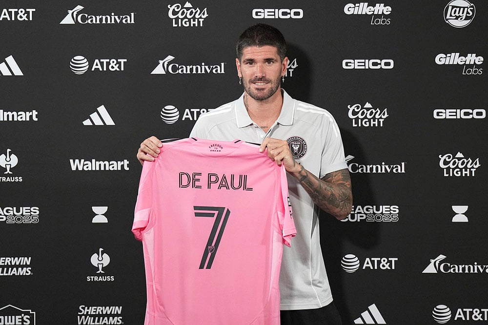 | Photo: AP/Jim Rassol : MLS: Argentina's Rodrigo De Paul joins Inter Miami CF
