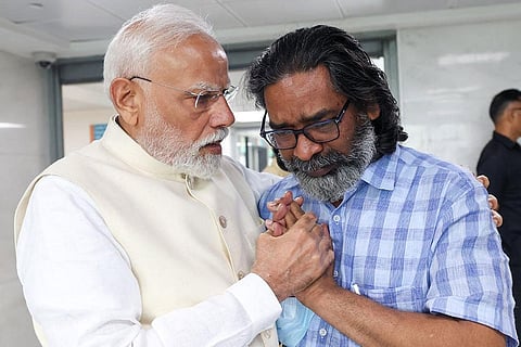 PM pays respects to Shibu Soren