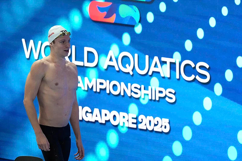 World Aquatics Championships in Singapore: mens 400-meter individual medley final- Leon Marchand