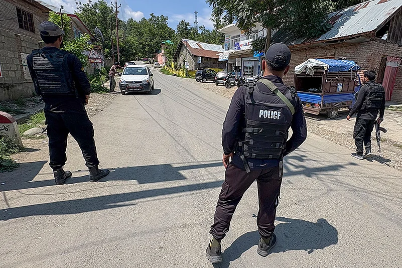 Anti-terror operation in Kulgam enters 4th day