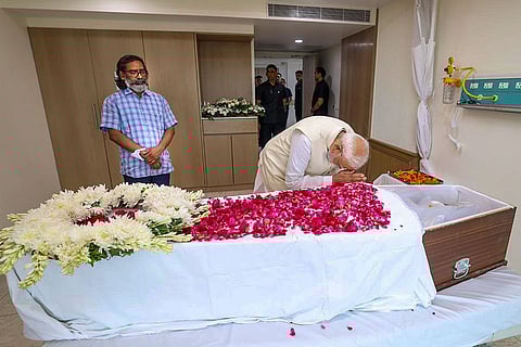 PM pays respects to Shibu Soren