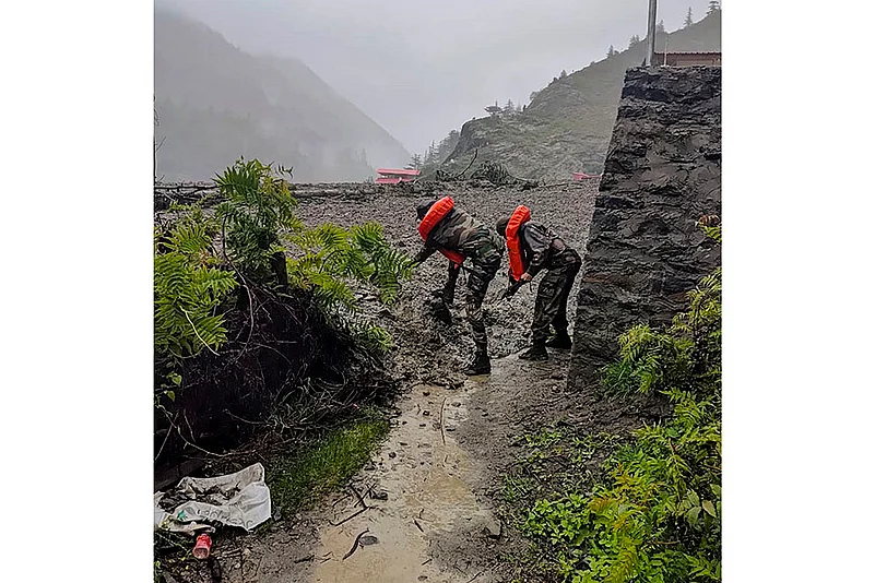Uttarkashi Cloudburst - flash flood in Dharali -Rescue operation