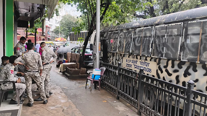 pigeon feeding ban