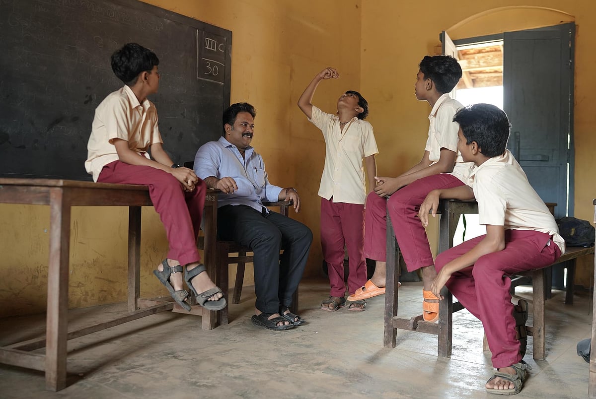 IMDB : Malayalam film "Sthanarthi Sreekuttan" has prompted school seating revolution in South India