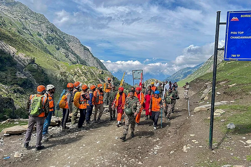 Chhari Mubarak taken to Amarnath shrine