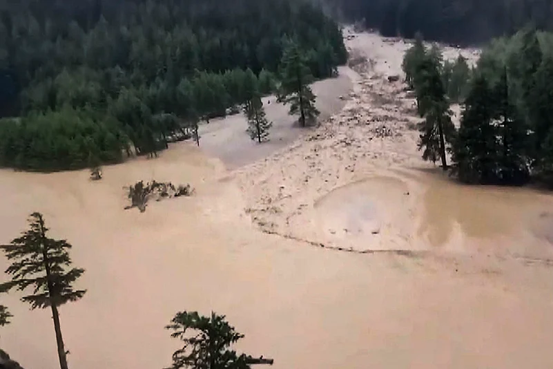 Uttarkashi cloudburst: Rescue work underway - Flash floods in Uttarkashi