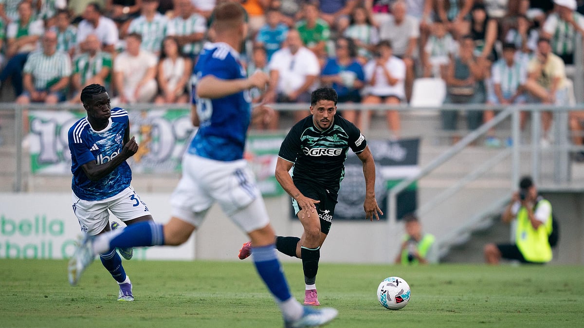 | Photo: X/RealBetis_en : Real Betis vs Como, Pre-Season Friendlies: Real Betis' Pablo Fornals in action during the club friendly match against Como.