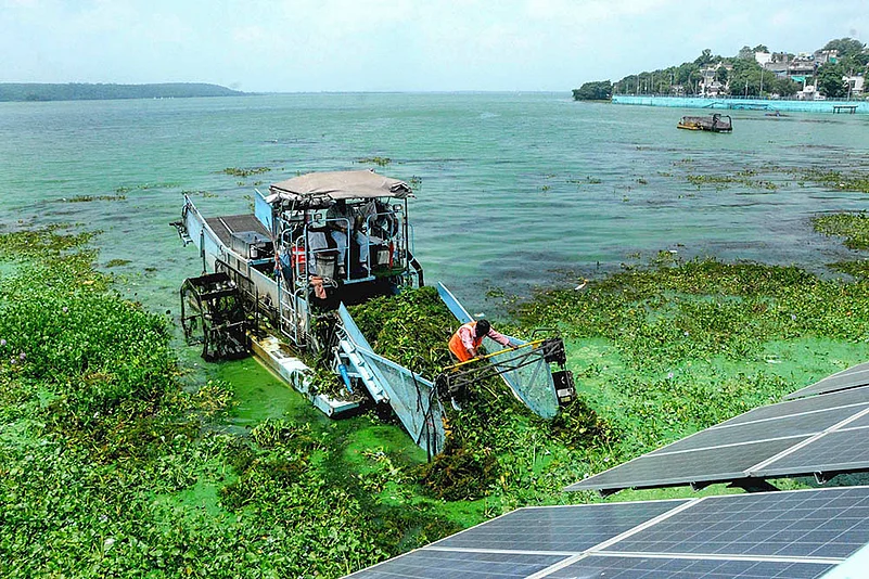 Cleaning of Bhopals Upper Lake