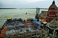 | Photo: Suresh K. Pandey : The Manikarnika Ghat in Varanasi