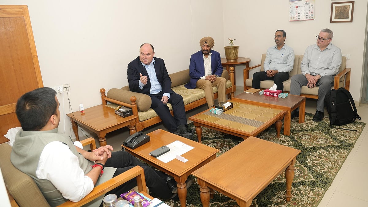 X/Harsh Sanghavi : Commonwealth Sport team with Gujarat sports minister Harsh Sanghavi (extreme left) in Ahmedabad.