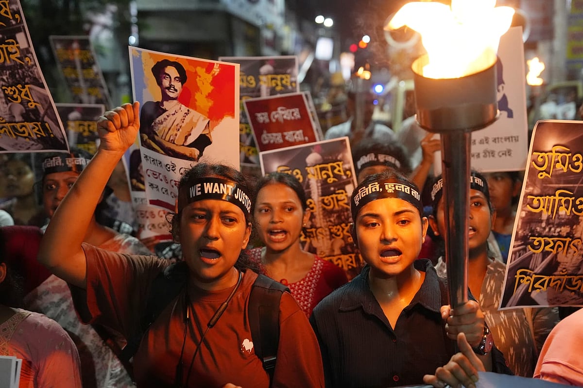 It has been one year since the RG Kar rape case, but justice is still pending. In protest, torch  rally in Kolkata tonight organised by West Bengal Junior Doctors' Front. - Sandipan Chatterjee/ Outlook