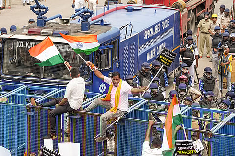 RG Kar: Protestors attempt to breach police barricades
