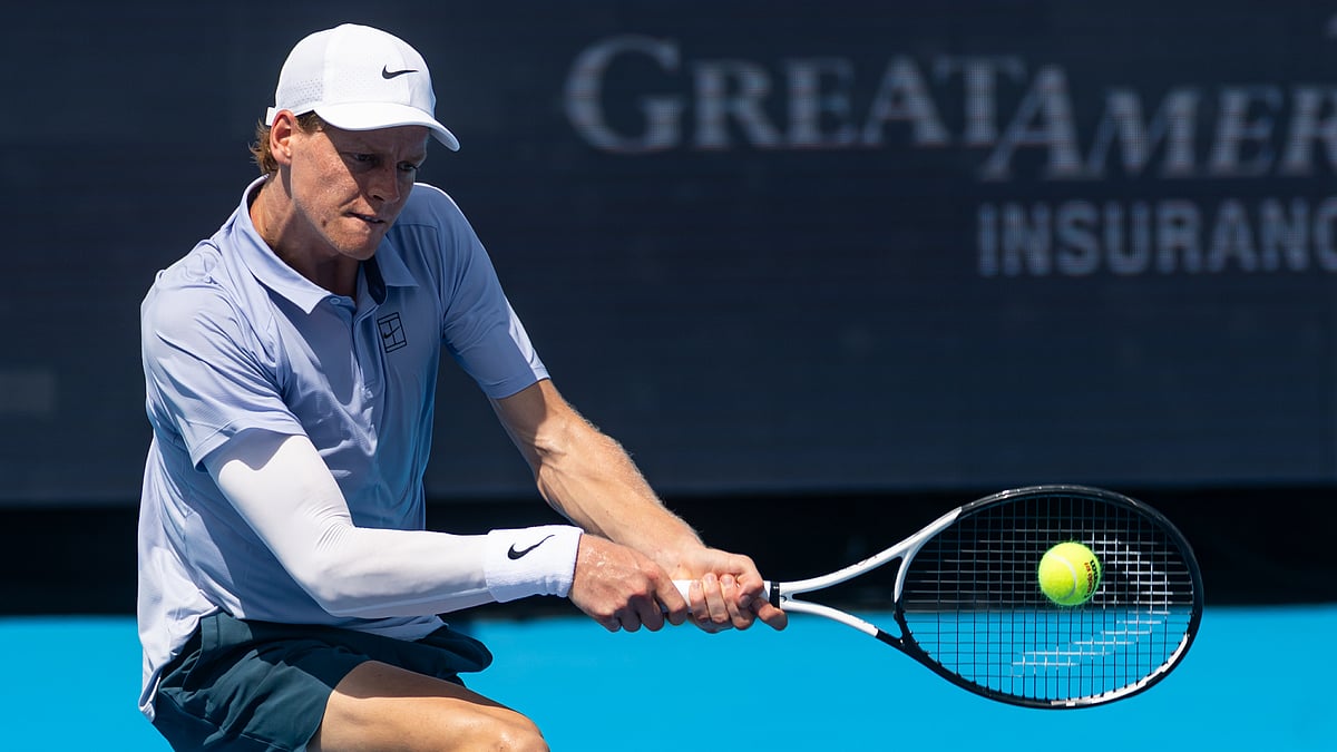 Defending Cincinnati champion Jannik Sinner eased to victory