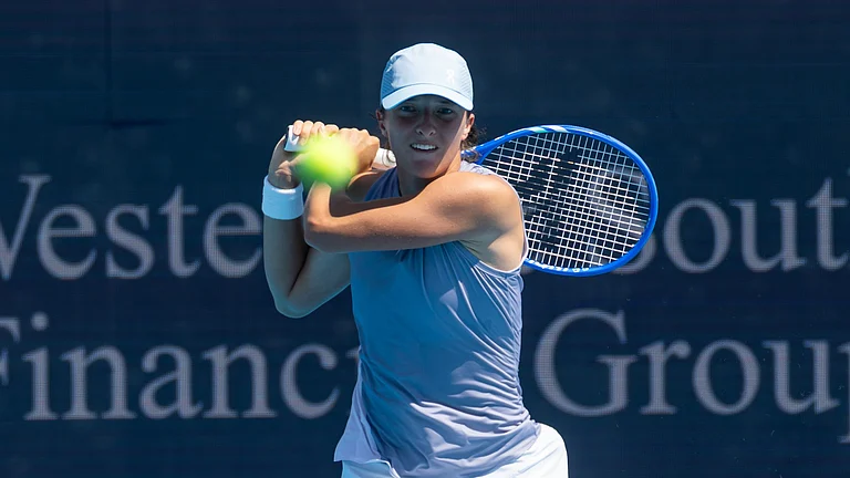 Iga Swiatek seals a comfortable in Cincinnati. - null