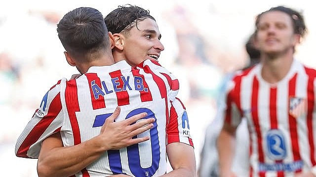 | Photo: Instagram/atleticodemadrid : Newcastle vs Atletico Madrid: Julian Alvarez celebrates with Alex Baena after scoring in the pre-season friendly match.
