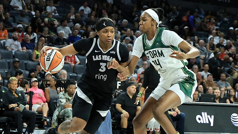NaLyssa Smith registered a double-double against the Seattle Storm