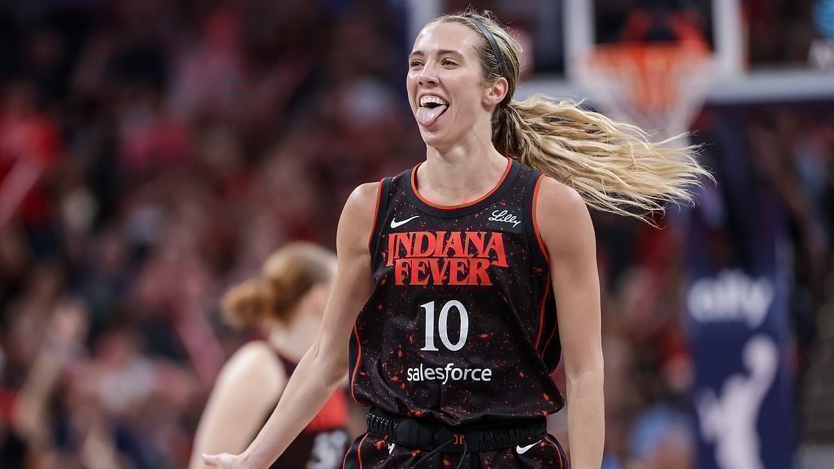 Indiana Fever vs Chicago Sky, WNBA 2025: Lexie Hull celebrates after sinking a late 3-pointer.