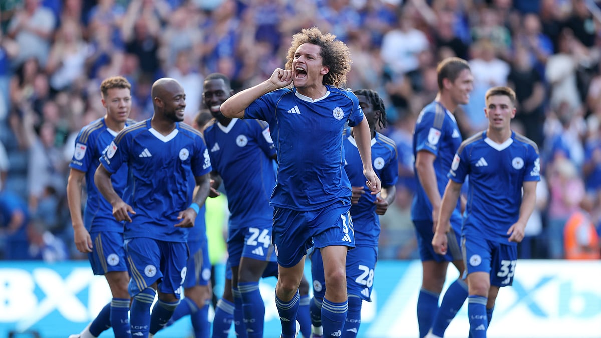 Wout Faes celebrates for Leicester - null
