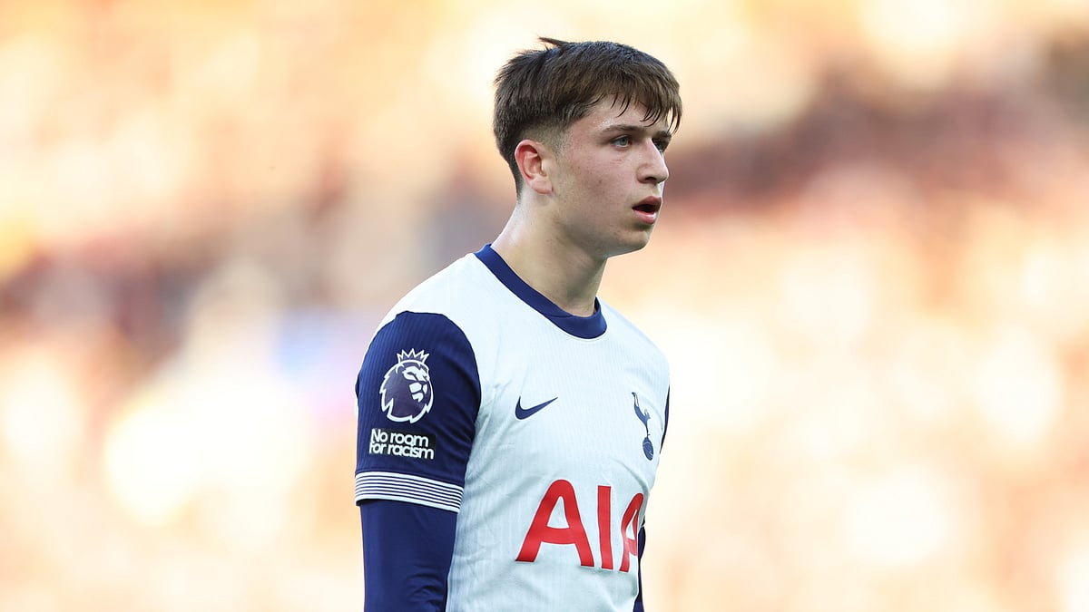 Mikey Moore has signed a new deal at Tottenham - null