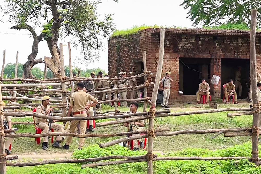 | Photo: PTI : Security deployment at Fatehpur mausoleum