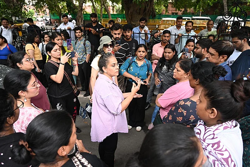 Stray dog menace in Delhi-NCR_Dog lovers gather outside Supreme Court