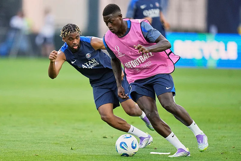 UEFA Super Cup soccer 2025 PSG vs Tottenham Hotspur Training photos_Nuno Mendes
