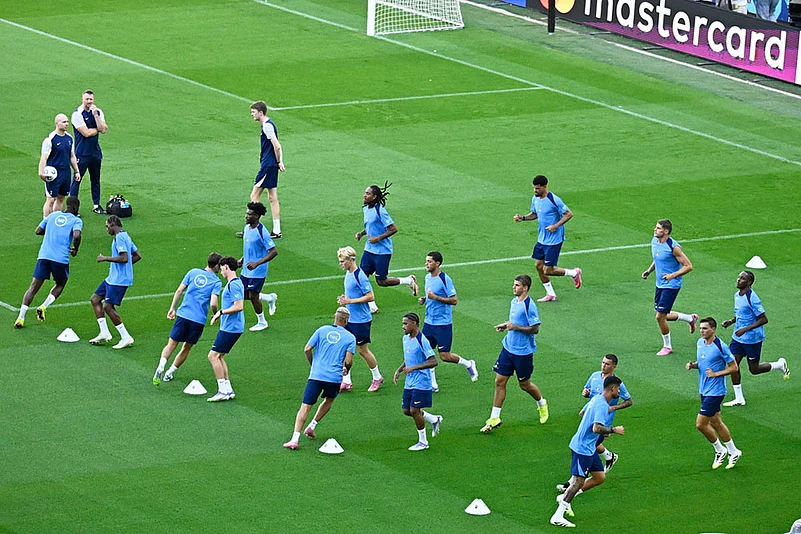 UEFA Super Cup soccer 2025 PSG vs Tottenham Hotspur Training photos_Tottenhams players