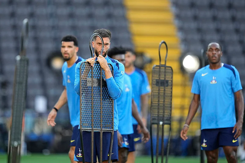 UEFA Super Cup soccer 2025 PSG vs Tottenham Hotspur Training photos_Rodrigo Bentancur