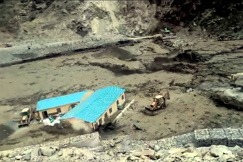 Flash flood hits Himachal Pradeshs Kinnaur